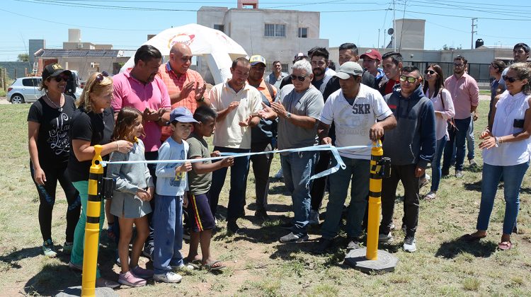 El barrio Barrancas Coloradas estrenó su plaza construida por la Provincia