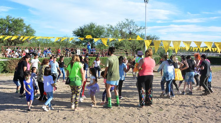 Terrazas del Portezuelo: música, color y bailes en el cierre anual de actividades de la Escuela Provincial de Equinoterapia