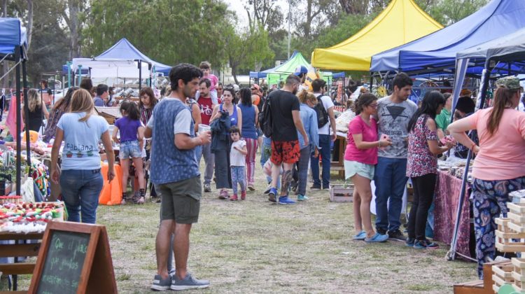 La lluvia adelantó el cierre de la feria pero no impidió que los puntanos disfruten de otra jornada familiar