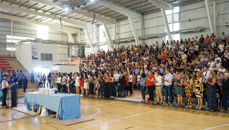 El IFDC de Villa Mercedes entregó sus diplomas a 83 flamantes profesionales