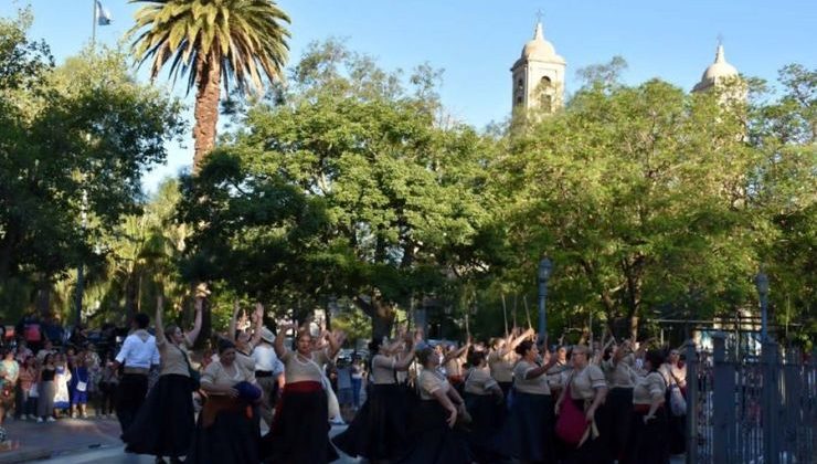 Se realizará una intervención artística en la plaza Pringles