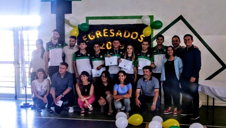 La Escuela Generativa Estudiantes festejó el primer egreso de jóvenes