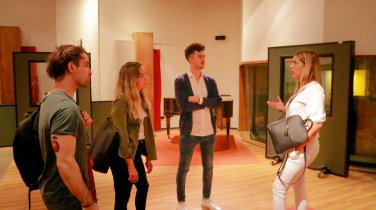 Gabriel Sindoni, el nuevo jefe del Programa Juventud, recorrió las instalaciones del “Molino Fénix” y Casa de la Música 