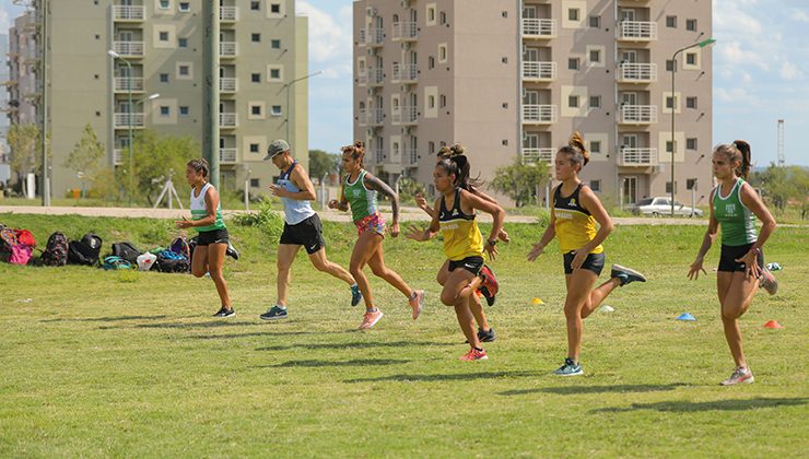 Los atletas del Club Sportivo Estudiantes realizan su pretemporada en el Campus Abierto ULP