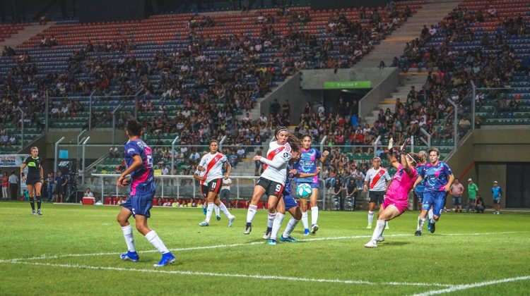 Fútbol femenino: River se quedó con el primer partido de la Copa de Verano