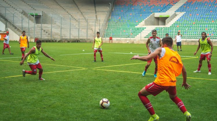 El cuerpo técnico de Argentinos Juniors brindará una capacitación este miércoles