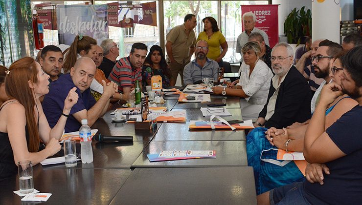 El secretario de Turismo se reunió con propietarios de comercios de la avenida Illía