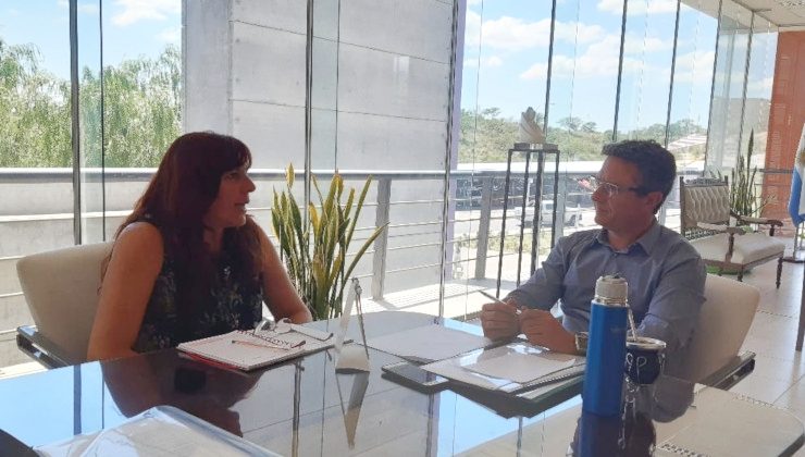 El ministro de Educación recibió a la intendenta de Nogolí