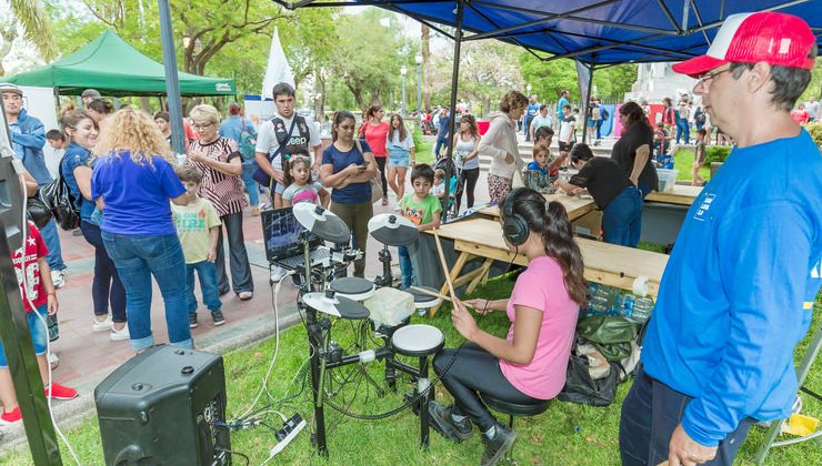 Grandes y chicos disfrutaron de las actividades de la ULP en Plaza Pringles
