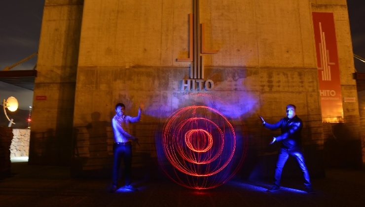 Light painting y música en la tarde del Hito