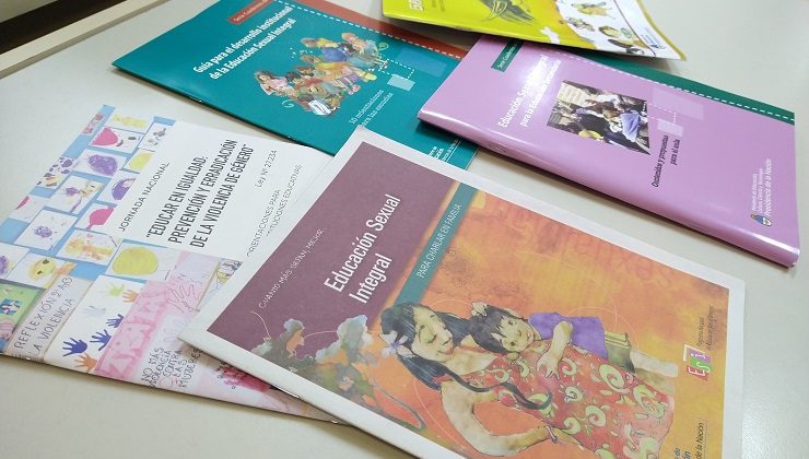 Docentes de la provincia cuentan con material sobre ESI para trabajar en las escuelas