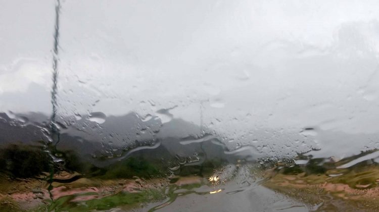 El miércoles seguirá con lluvias y un marcado descenso de las temperaturas