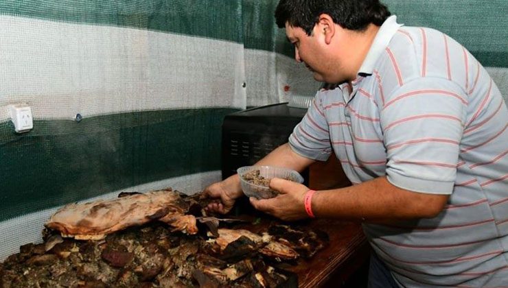 Juan Llerena a pleno en el 1° Festival de la Carne a la Masa