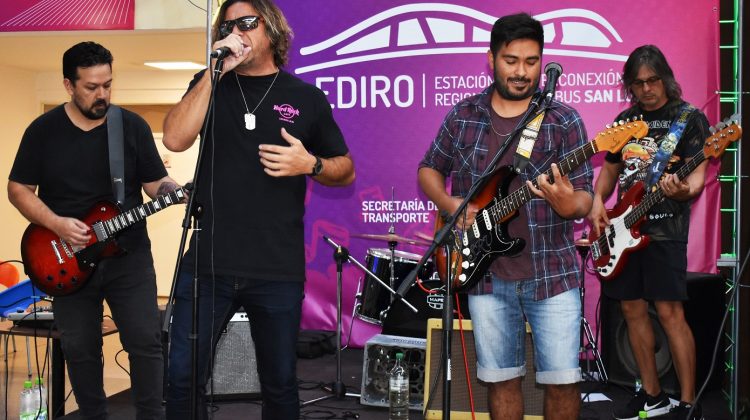 Los Rehenes Voluntarios la “rockearon” en la EDIRO