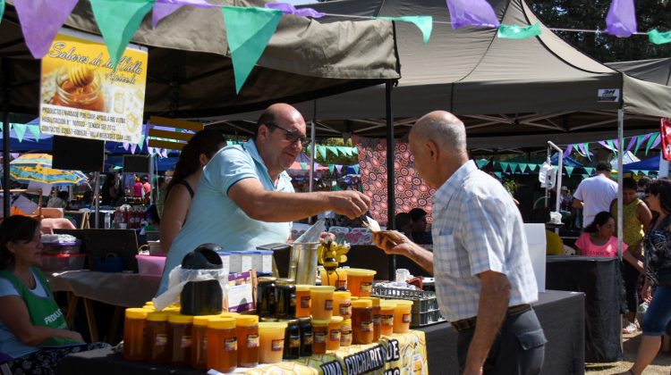 Comenzó la Feria de Pequeños y Medianos Productores