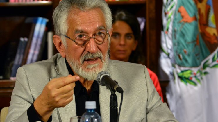 El gobernador hablará después de los anuncios del presidente