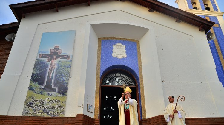 Celebración inédita y a la distancia: los sanluiseños veneraron al Santo Cristo de la Quebrada