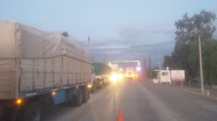 Hasta que Mendoza no habilite el tránsito de camiones internacionales, San Luis no permitirá el ingreso de los mismos por Justo Daract