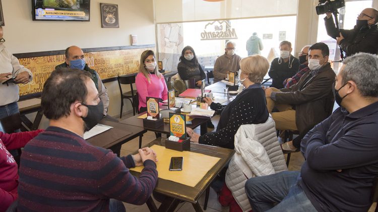 Macagno mantuvo un encuentro con comerciantes de Potrero de los Funes