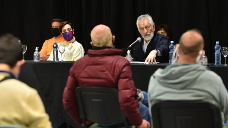 El gobernador en conferencia de prensa: “Cuidemos el estatus sanitario de la provincia”