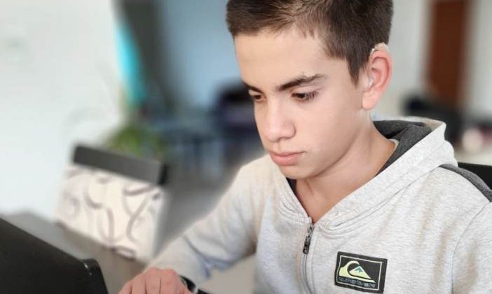 Emiliano Sánchez: con sus 15 años se autodefine como un apasionado de la escritura