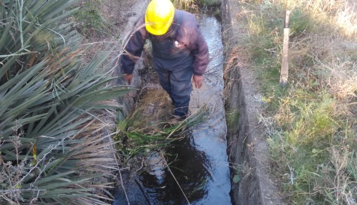 San Luis Agua limpió el canal que provee al acueducto San Miguel Balcarce