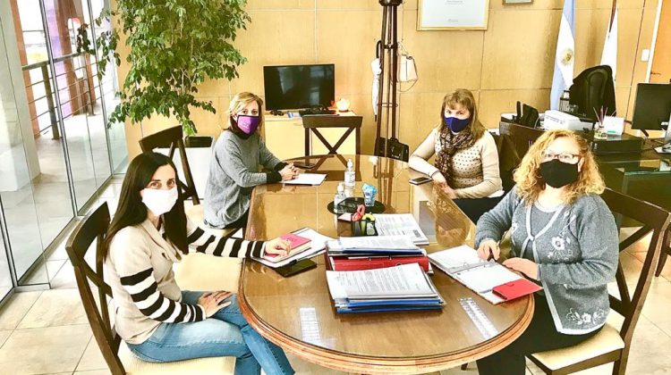 La ministra de Salud se reunió con autoridades de APTS