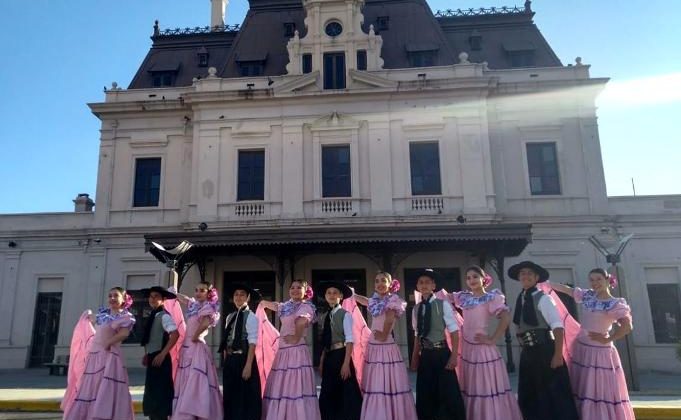 La Academia de Danzas “Desde el alma” se presentará en un festival virtual de folclore internacional