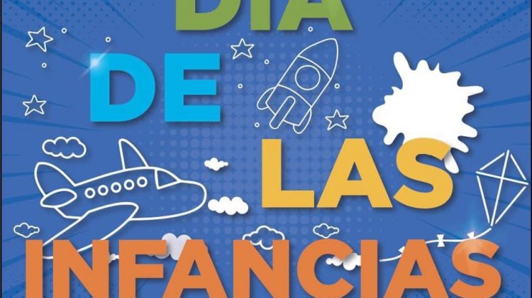 Los niños festejan a través de la pantalla de Canal 13