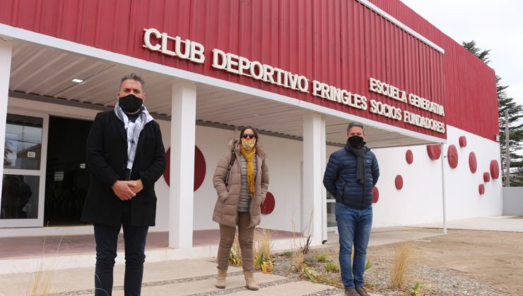 “Más árboles, más vida” llegó a la comunidad educativa en la Escuela Generativa de La Toma