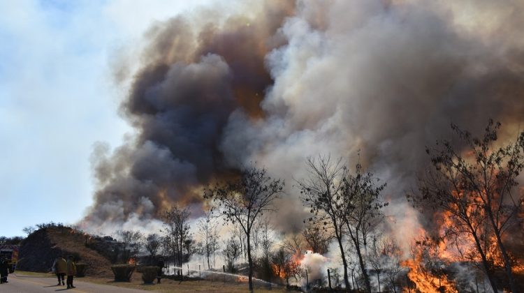 Lograron controlar los incendios en El Volcán, Saladillo y Cuatro Esquinas