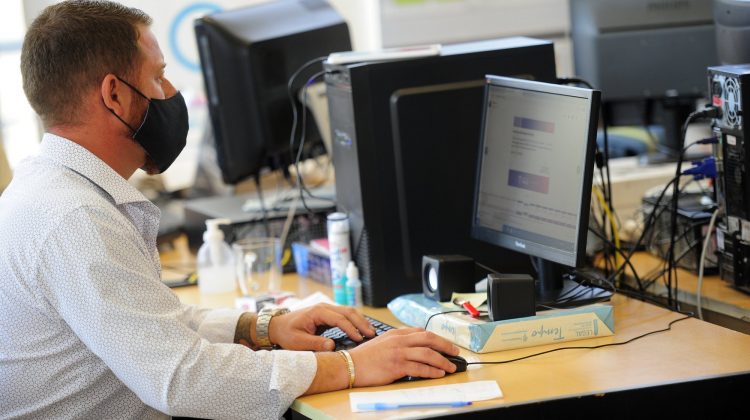 Cómo funciona el sistema de telemedicina para el seguimiento de los pacientes con síntomas leves