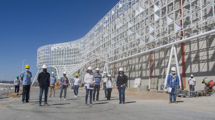 Profesionales de la salud recorrieron la obra del Hospital Central