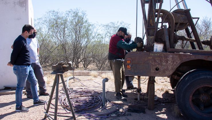 San Luis Agua trabaja en la refuncionalización de un pozo público en los parajes Santa Rita y El Valle