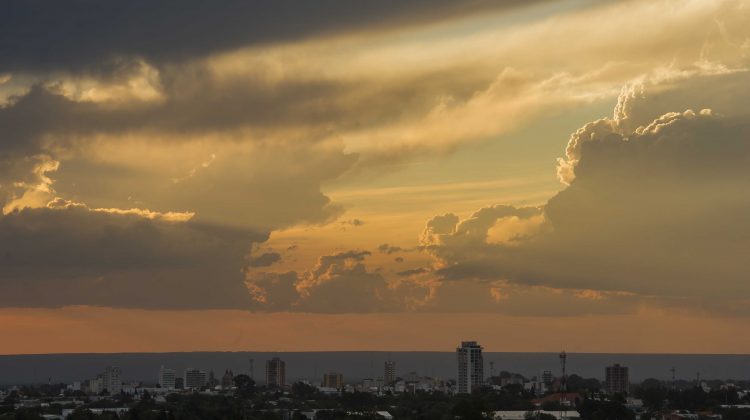 Alerta por tormentas abundantes y ráfagas fuertes del sureste