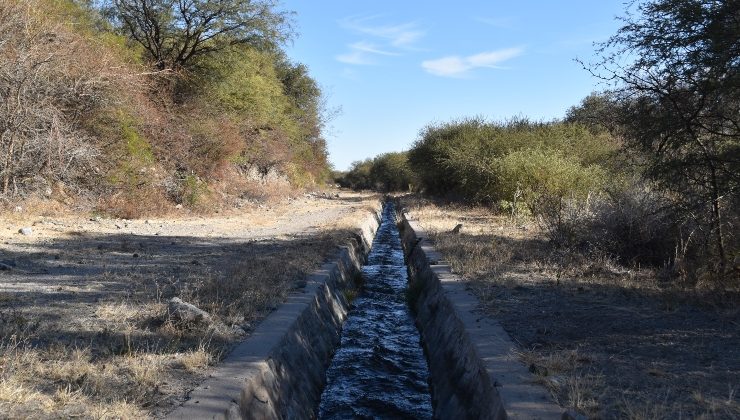 San Luis Agua realizará la limpieza y mantenimiento del canal principal y del acueducto de Luján