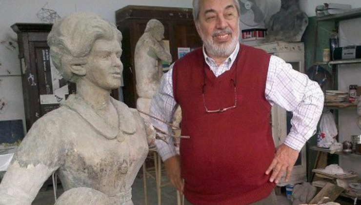 Falleció Roberto Tessi: escultor, escenógrafo, historiador y director de la Escuela de Bellas Artes 