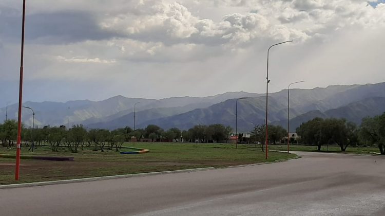 Extienden la alerta por tormentas fuertes hasta las 19:00 del domingo