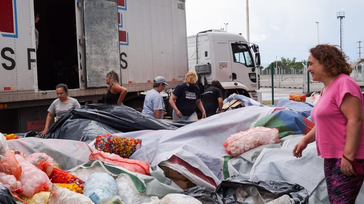 Los “Tapiteros VM” cerraron su campaña 2020 con un camión lleno de material para reciclar