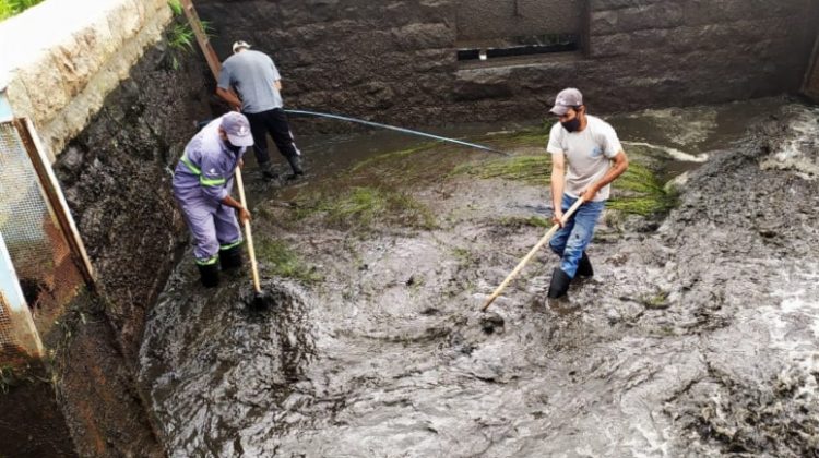 Finalizó la limpieza del Canal Principal y el Acueducto de Luján