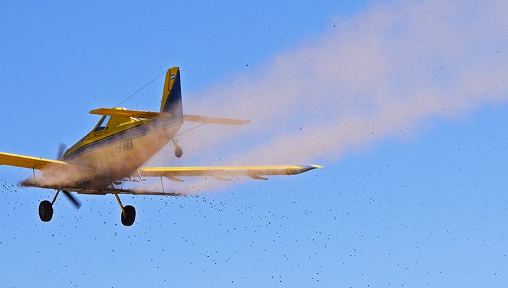 La Cuenca El Morro recibió la primera lluvia de bombas de semillas