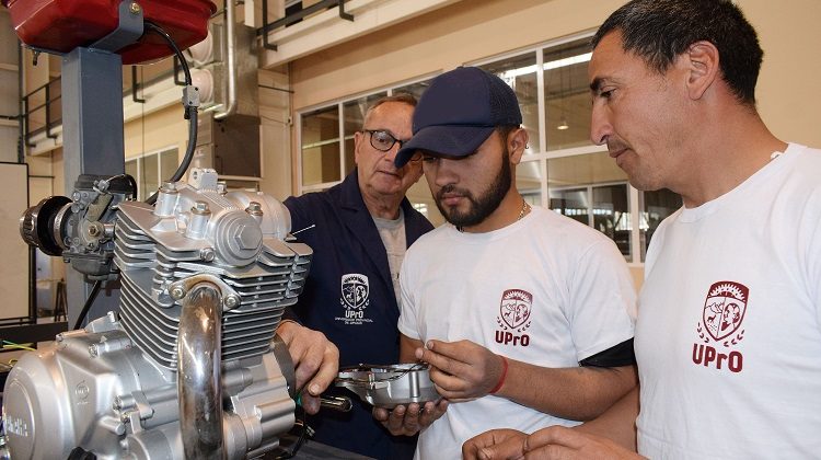 Alumnos de la UPrO realizarán prácticas en la V Brigada Aérea