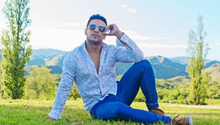 Santiago Tello presentó su nuevo video “Amor secreto”