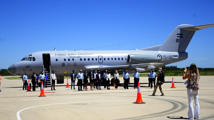 Arribó el avión inaugural del nuevo servicio de traslado aéreo entre el Valle del Conlara y Buenos Aires