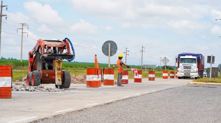 Desarrollan actividades de mantenimiento y cuidado de rutas y autopistas