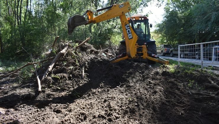 San Luis Agua limpió un desagüe en Potrero de los Funes