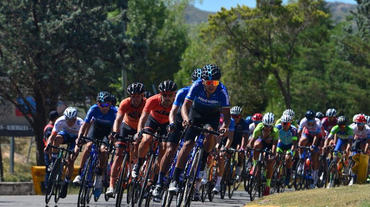 La segunda edición de la Vuelta Ciclística del Porvenir fue suspendida