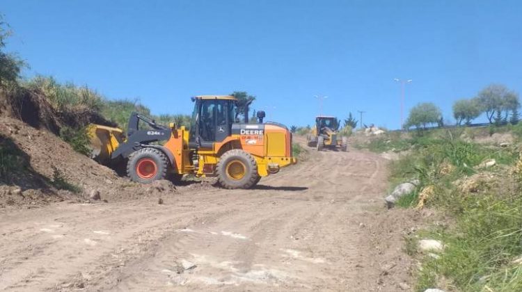 Vialidad Provincial mejora los accesos y caminos en todo el territorio puntano