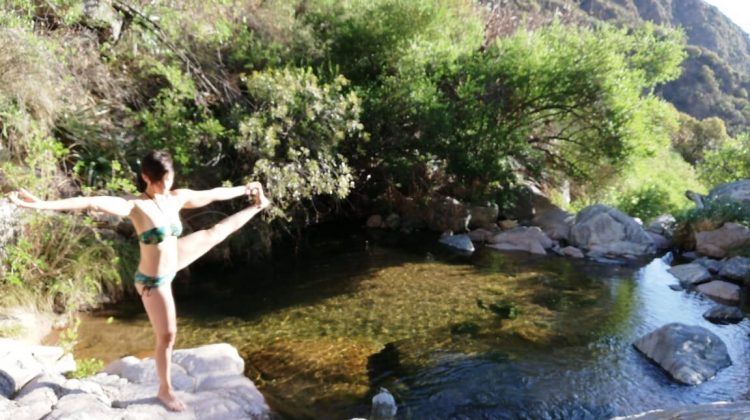 Dictarán clases de yoga en distintos puntos turísticos de la provincia