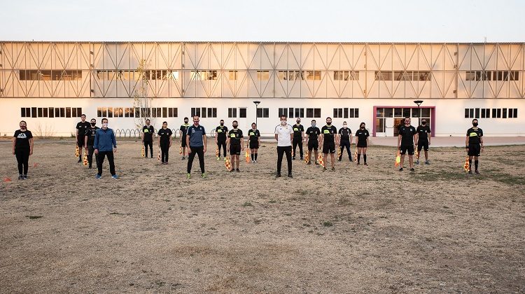 Los árbitros de la UPrO salen a la cancha